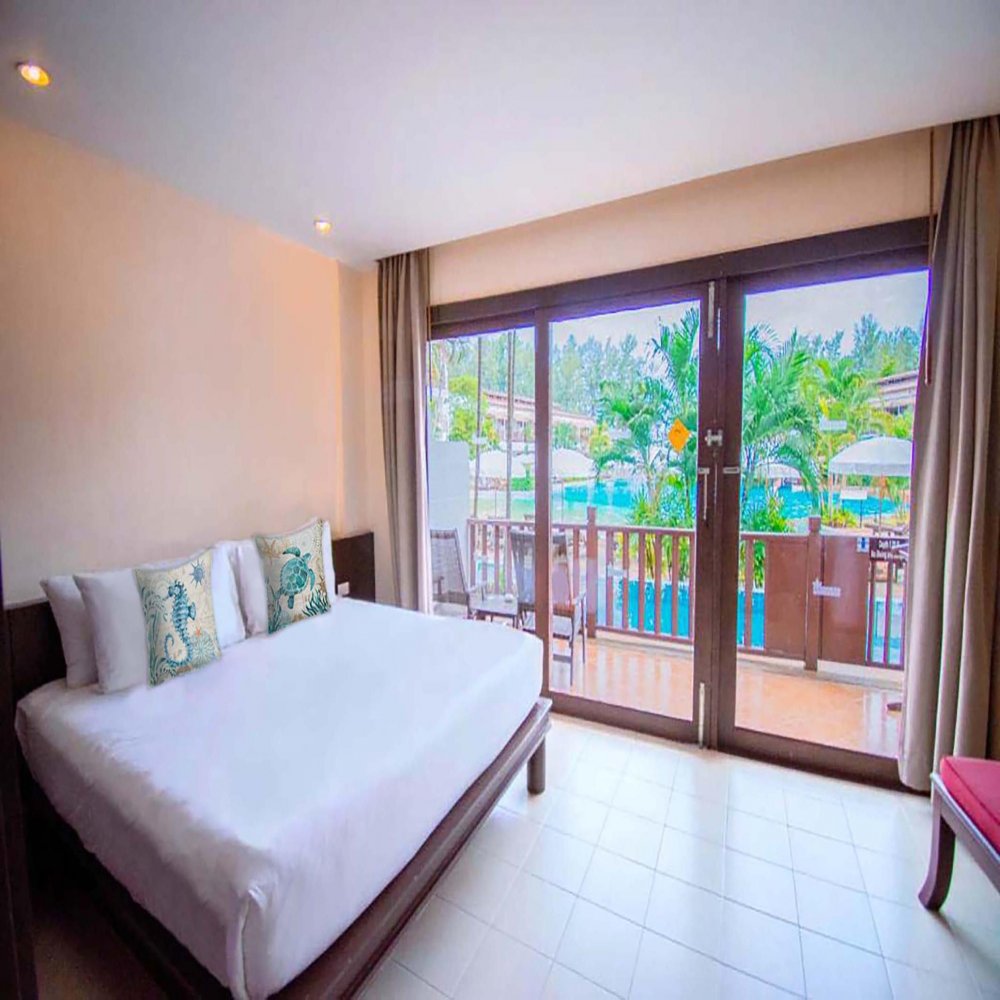Светлые апартаменты с хорошим ремонтом и видом на бассейн вблизи пляжа, 2 спальни, Банг Тао
