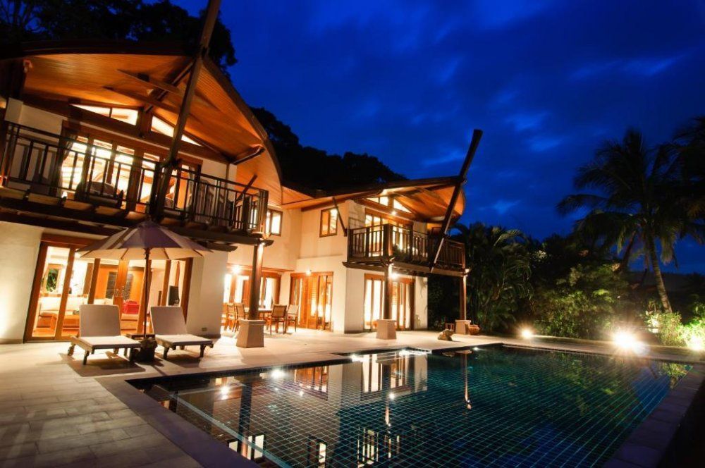 Бунгало в отеле The Village Coconut Island Beach Resort 5 звезд