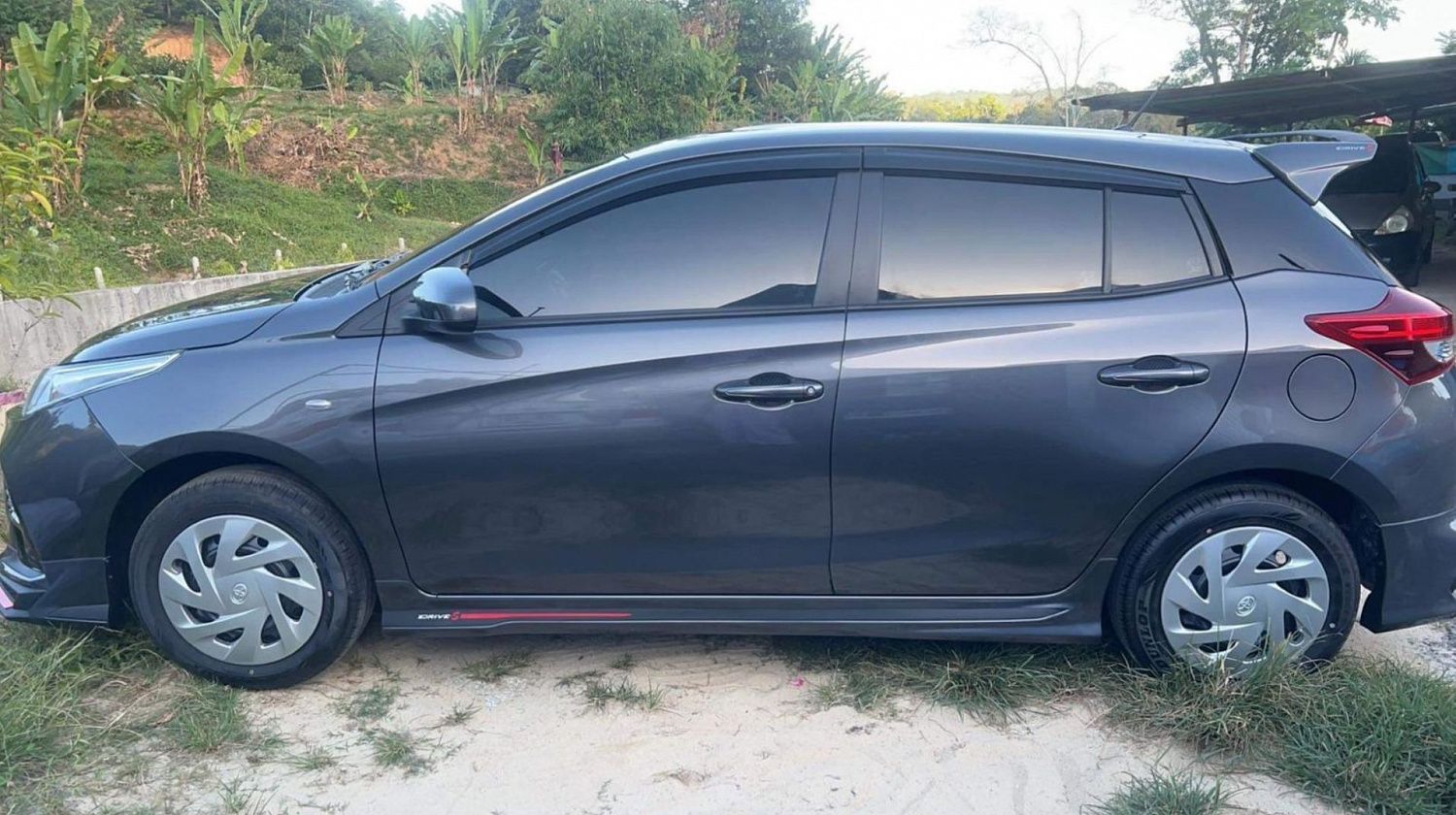 Хэтчбек Toyota Yaris