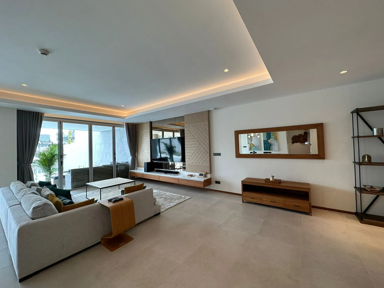 Апартаменты с 2 спальнями в комплексе Angsana Beachfront